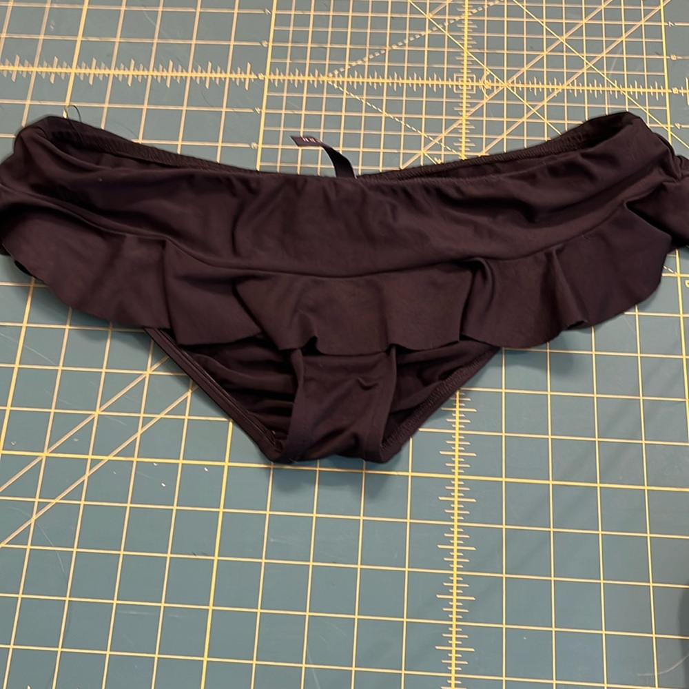 LN Ralph Lauren black ruffled bikini bottom size medium